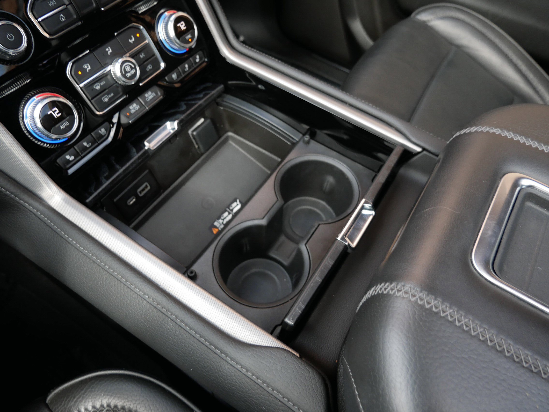 Used 2022 GMC Yukon Denali image 22