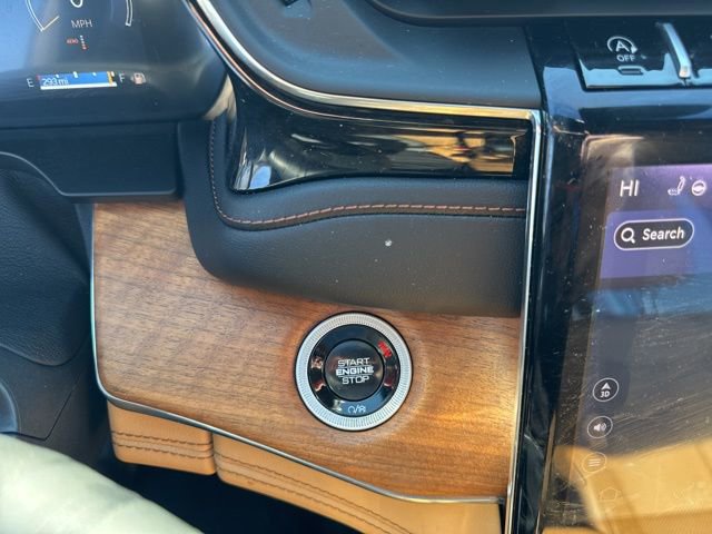 Used 2024 Jeep Grand Cherokee Summit image 36