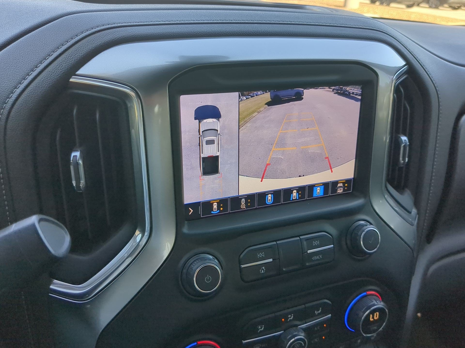 Used 2020 Chevrolet Silverado 1500 LTZ AWD/4WD image 20