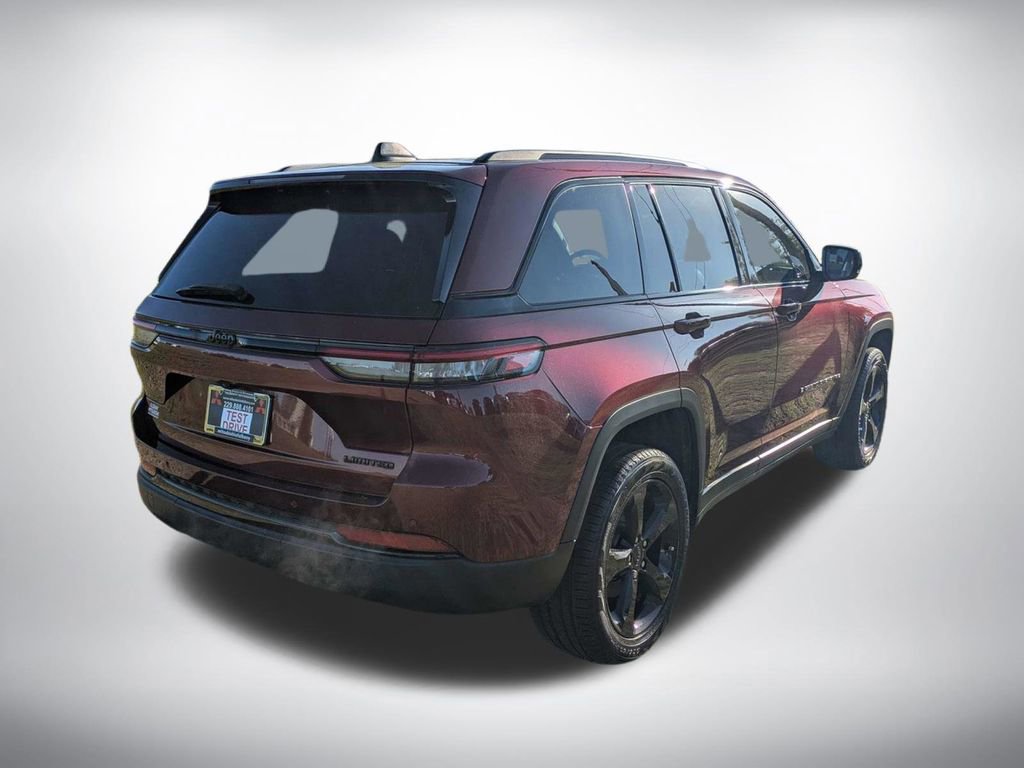 Used 2023 Jeep Grand Cherokee Limited w/ Black Appearance Package image 3