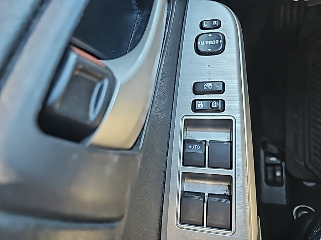 Used 2012 Toyota Camry LE image 10