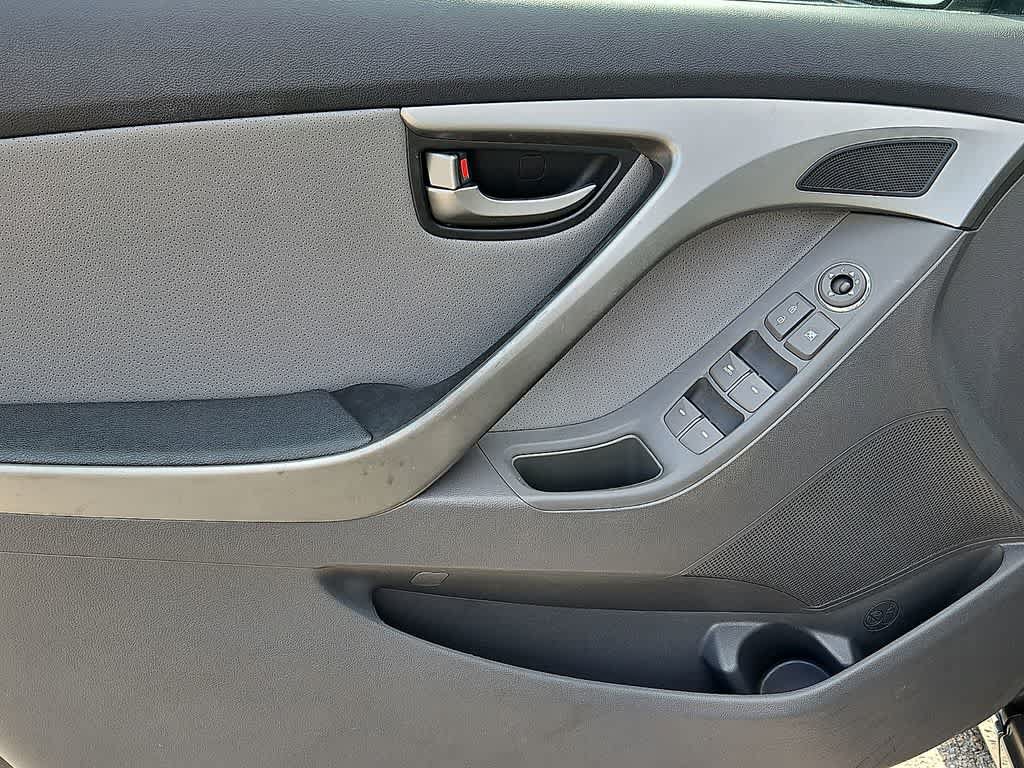 Used 2013 Hyundai Elantra Limited FWD image 11