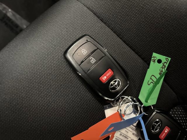 Used 2024 Toyota Corolla Cross SE image 24