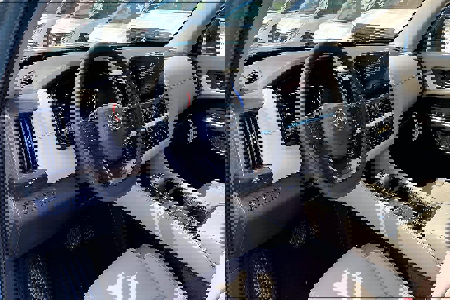 New 2026 Nissan Pathfinder SL image 10