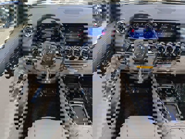 Used 2025 Mercedes-Benz GLA 250 image 16