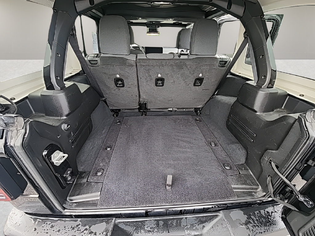 Used 2024 Jeep Wrangler Unlimited Sport AWD/4WD image 11