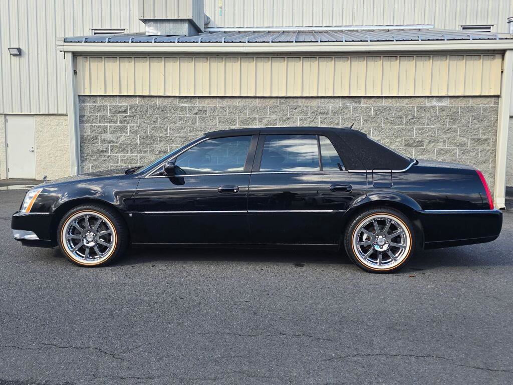 Used 2007 Cadillac DTS Performance image 3