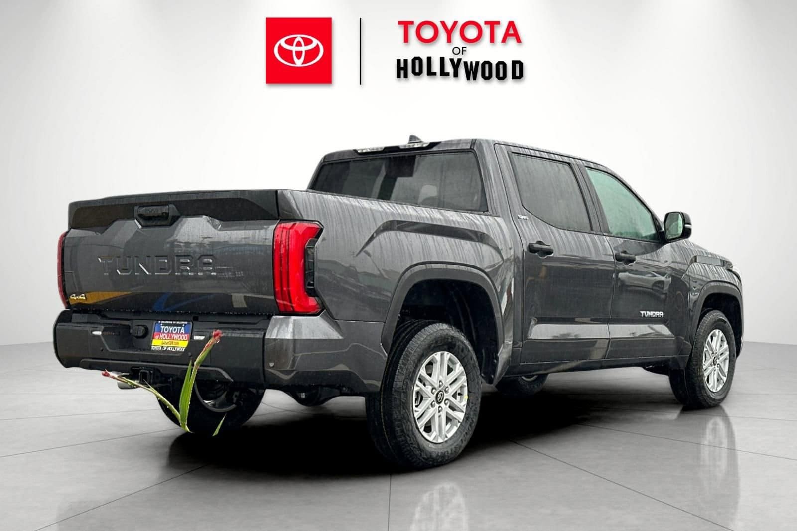 New 2025 Toyota Tundra SR5 w/ SR5 Convenience Package AWD/4WD image 4