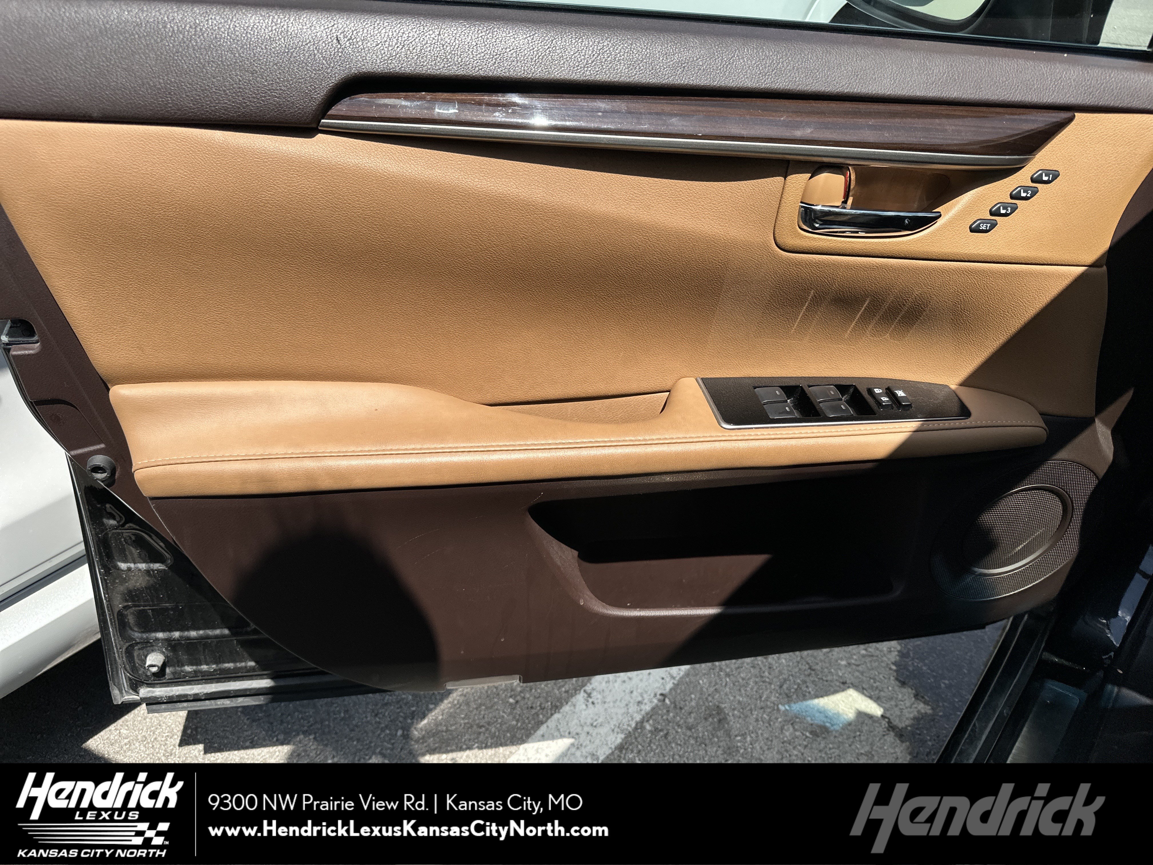 Used 2017 Lexus ES 350 w/ Premium Package FWD image 1