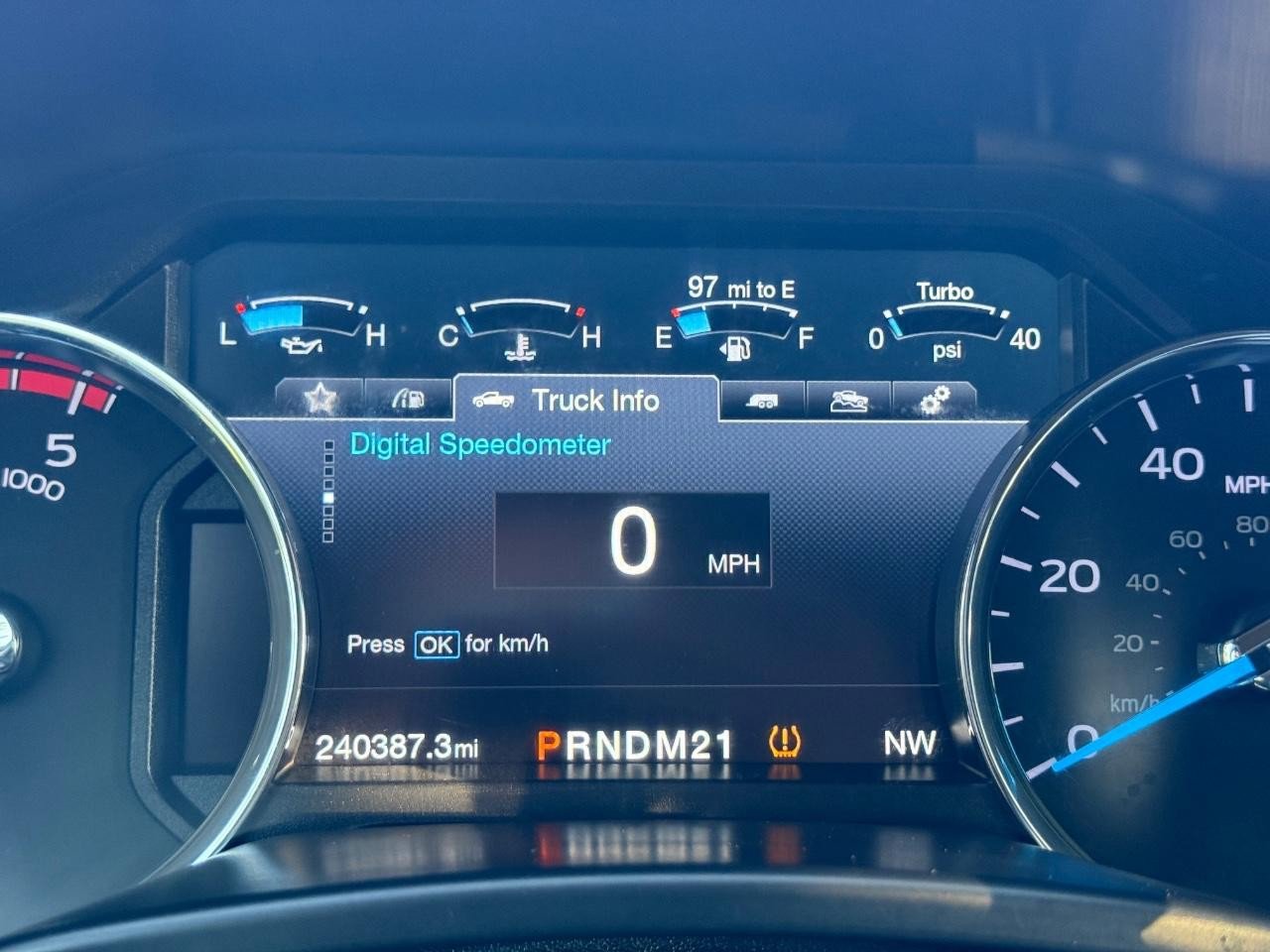 Used 2017 Ford F350 Lariat w/ Lariat Value Package image 22