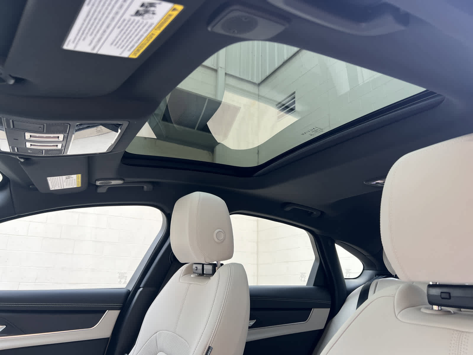 Used 2024 Jaguar XF R-Dynamic SE image 14