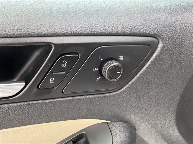 Used 2017 Volkswagen Jetta SE image 8