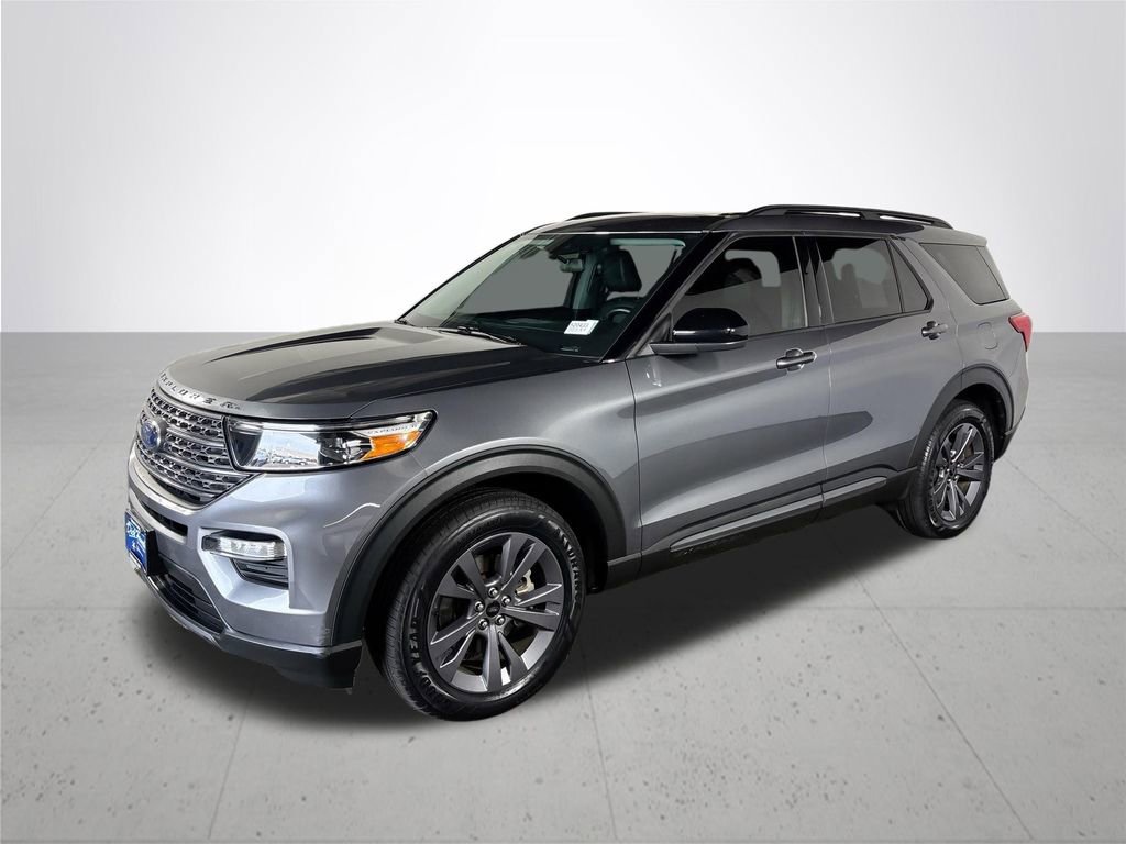 Used 2022 Ford Explorer XLT w/ Equipment Group 202A AWD/4WD image 2