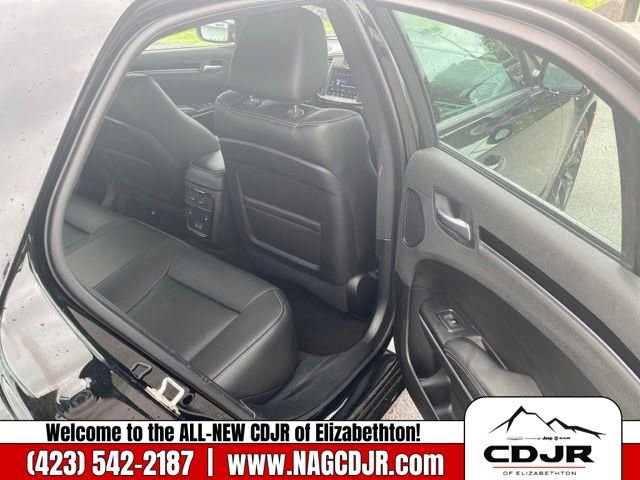 New 2023 Chrysler 300 S w/ Comfort Group image 15