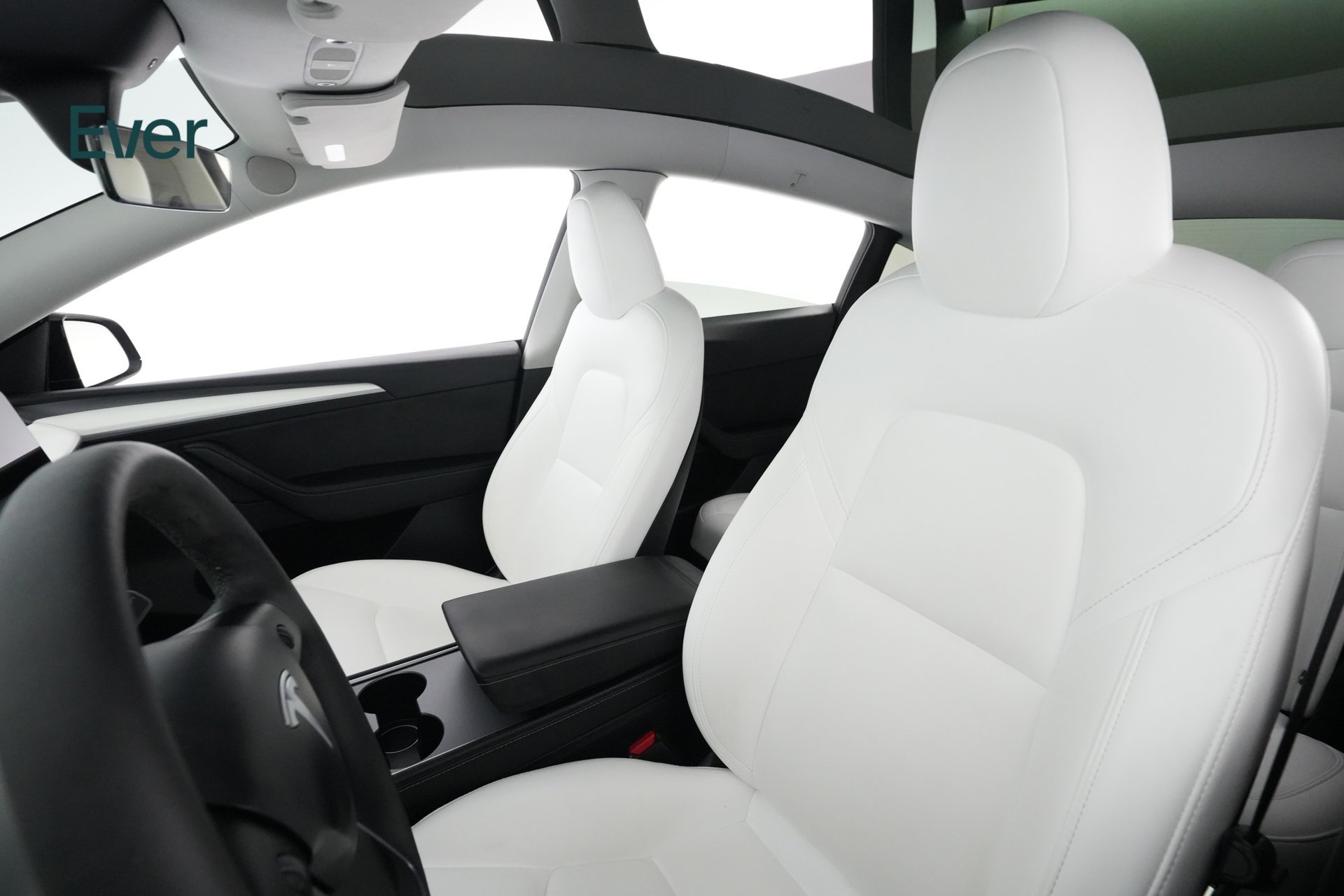 Used 2025 Tesla Model Y Long Range RWD image 4