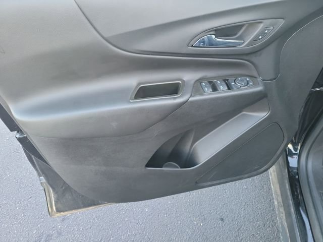 Used 2023 Chevrolet Equinox Premier image 12