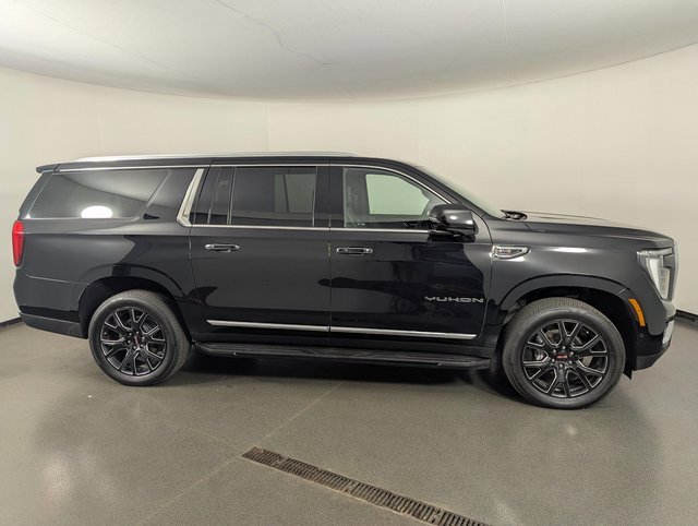 Used 2025 GMC Yukon XL Elevation image 8