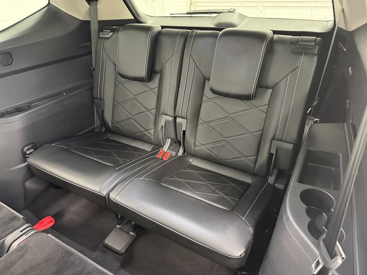 Used 2024 Volkswagen Atlas SE AWD/4WD image 13