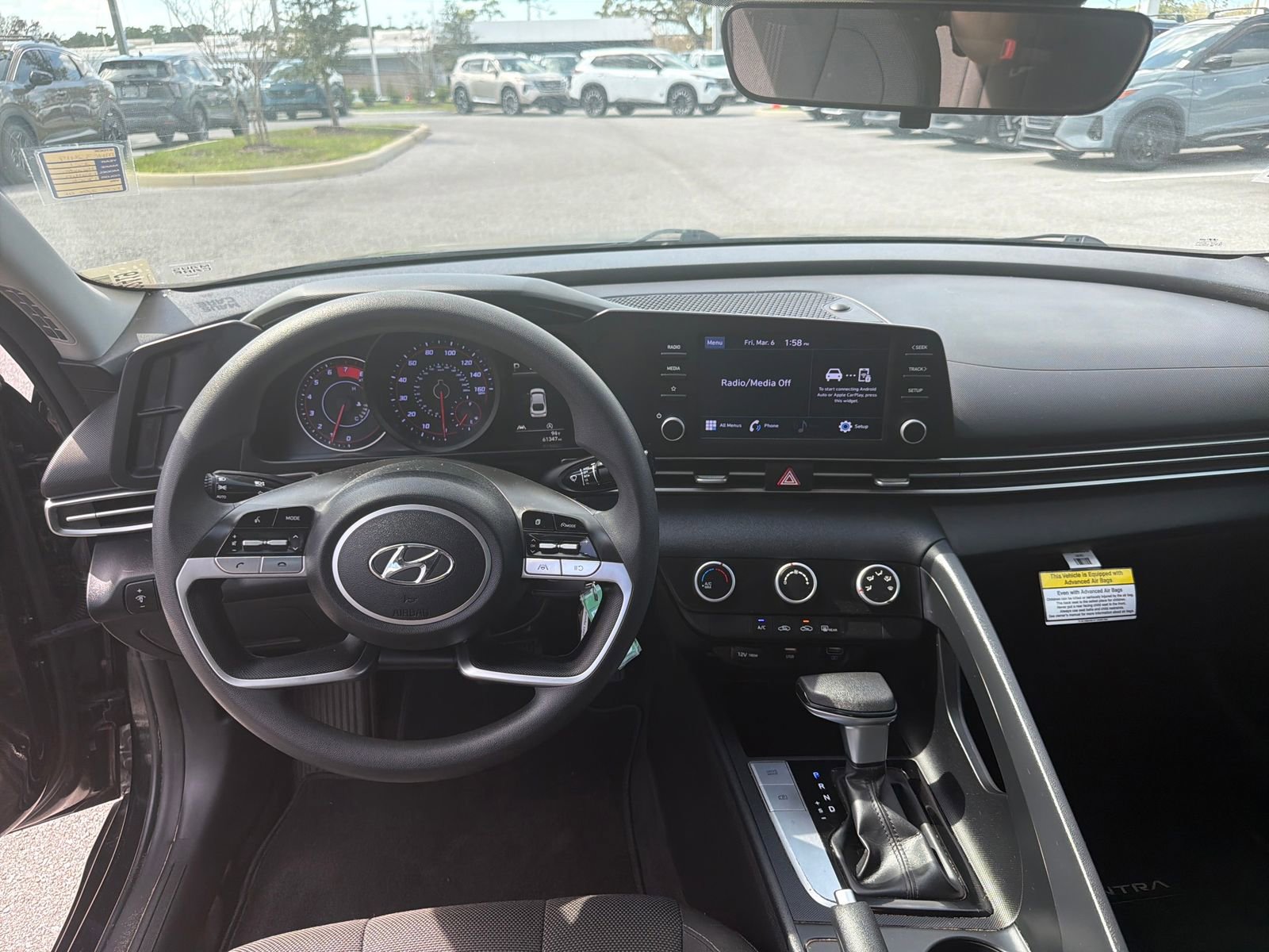 Used 2021 Hyundai Elantra SE w/ Preferred Accessory Package image 23