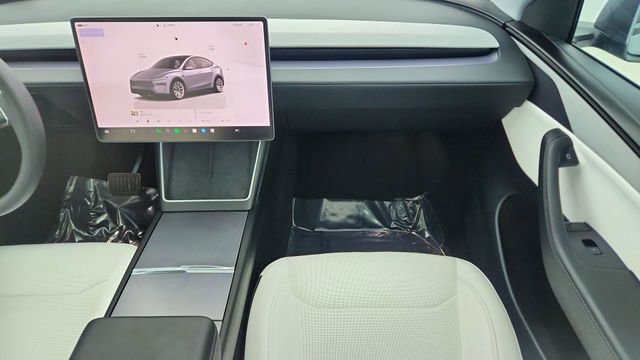 Used 2026 Tesla Model Y Long Range image 35