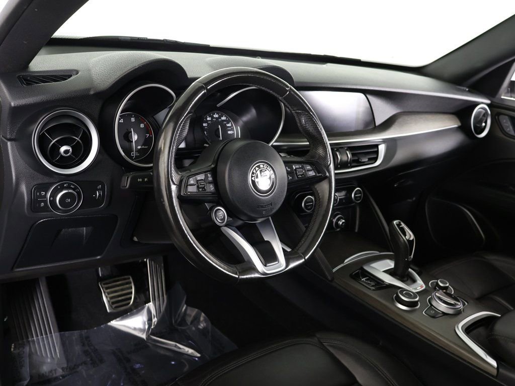 Used 2022 Alfa Romeo Stelvio Ti image 28