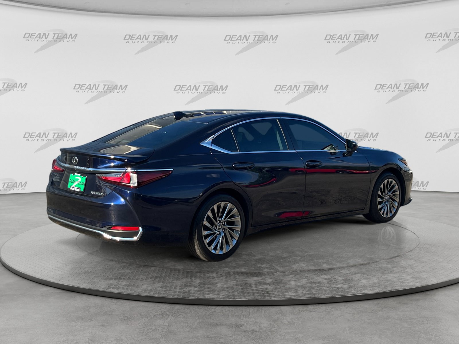 Used 2025 Lexus ES 300h Ultra Luxury w/ Accessory Package (Z2) FWD image 7
