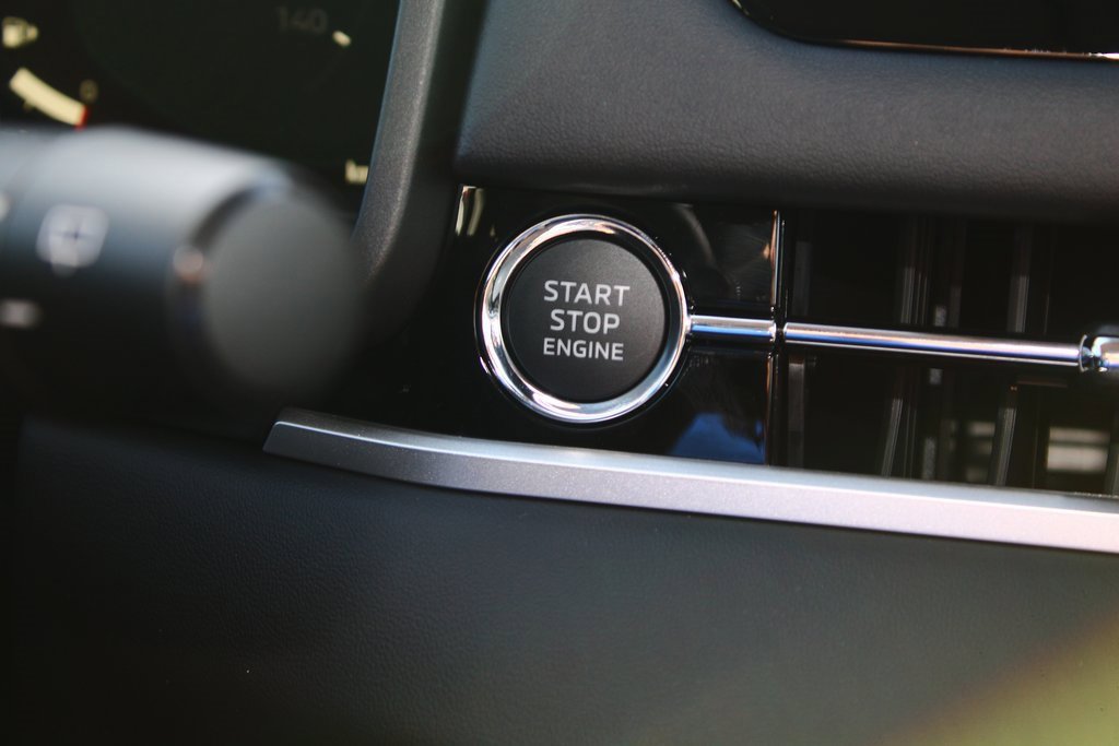 New 2026 Mitsubishi Outlander SE image 23