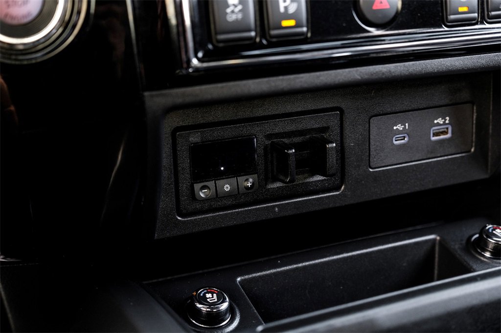 Used 2020 Nissan Titan Platinum Reserve w/ Moonroof Package image 27