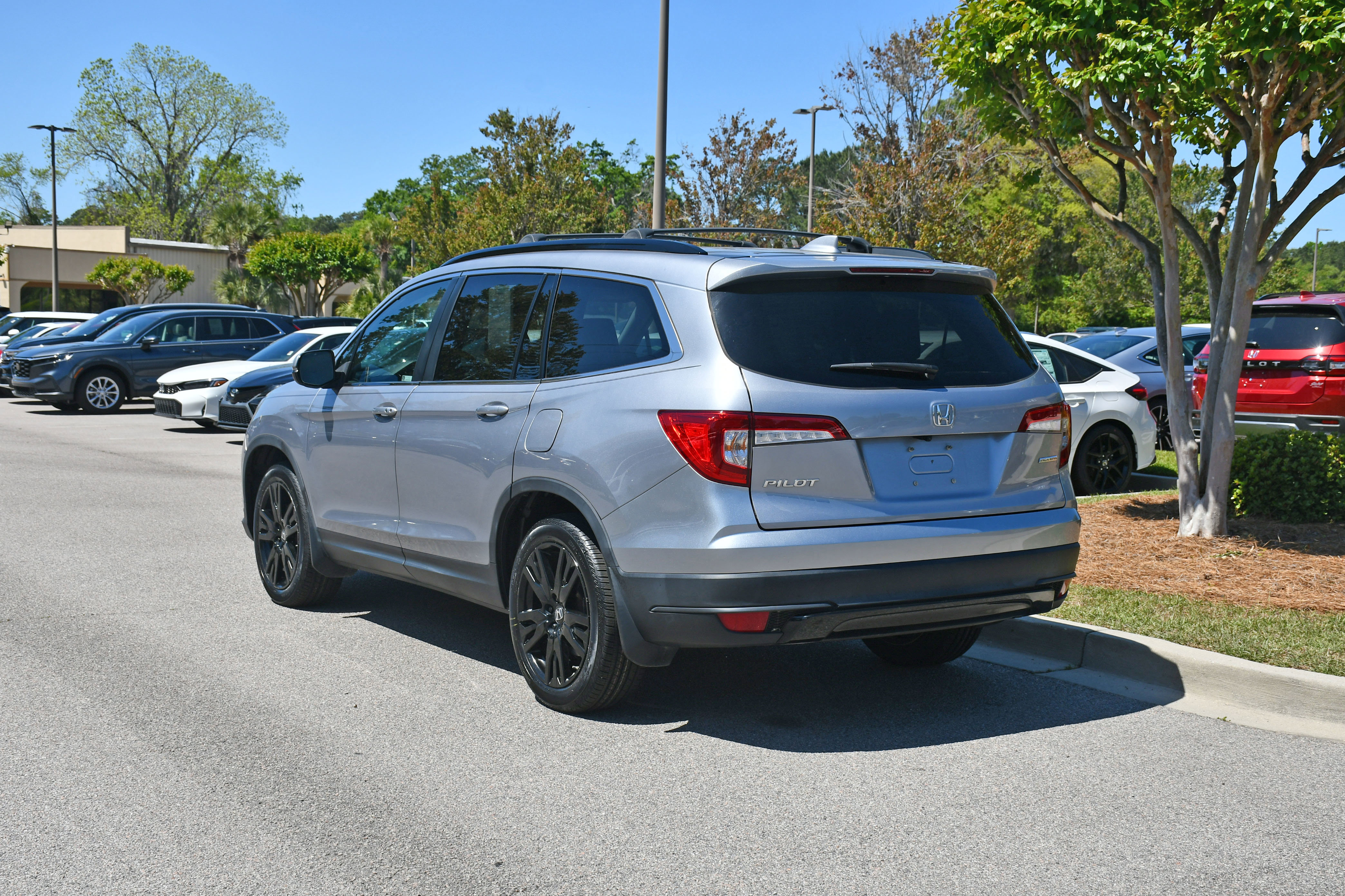 Used 2022 Honda Pilot Special Edition image 3