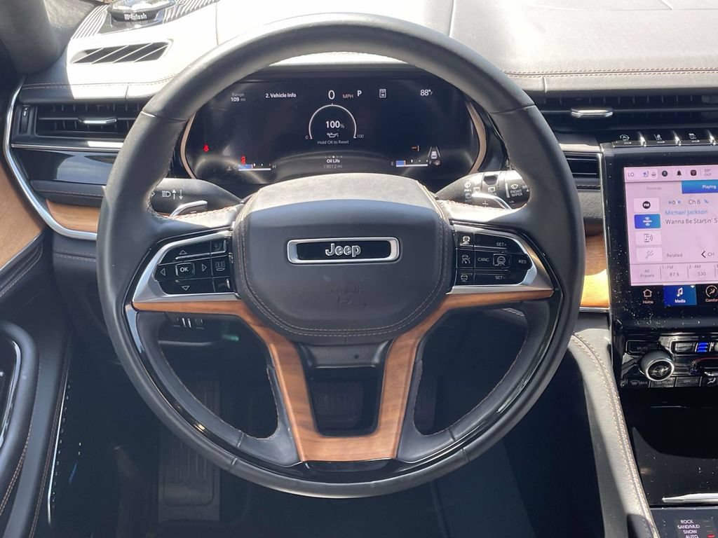 Used 2023 Jeep Grand Cherokee L Summit AWD/4WD image 25