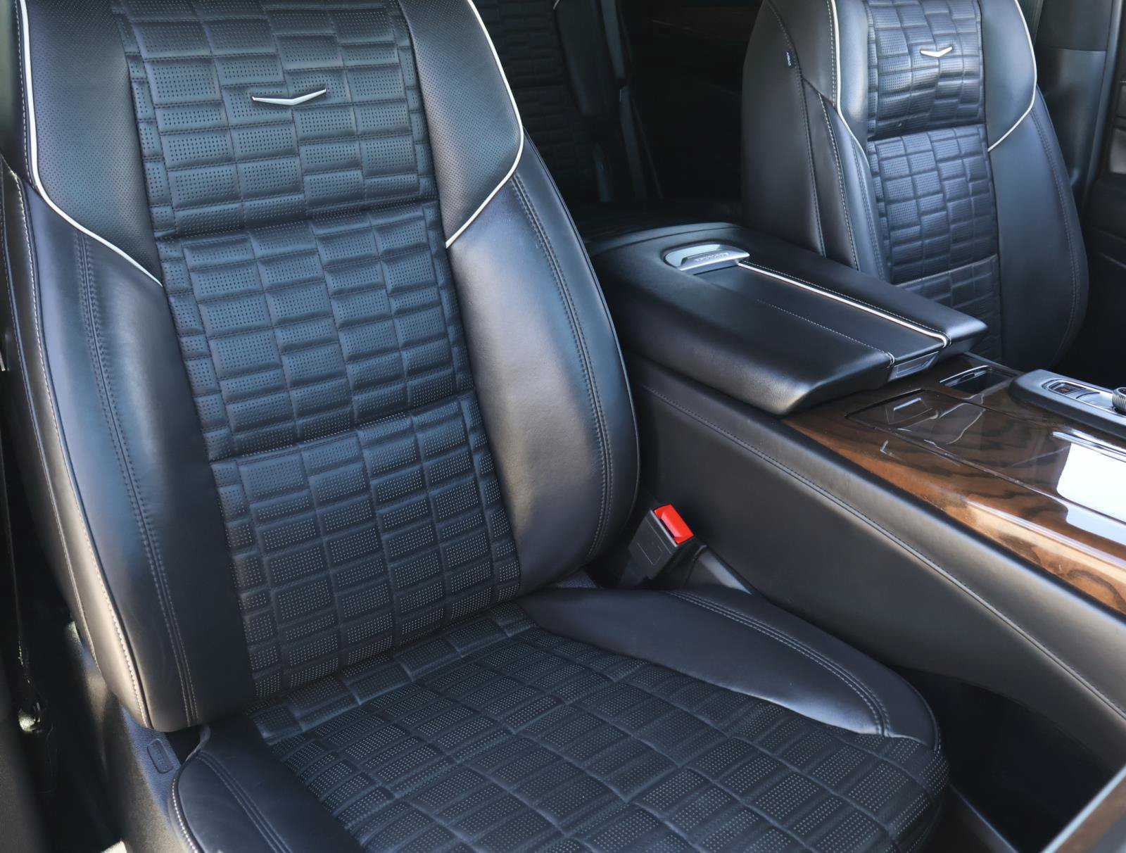 Certified 2023 Cadillac Escalade Sport Platinum w/ LPO, Floor Liner Package AWD/4WD image 26
