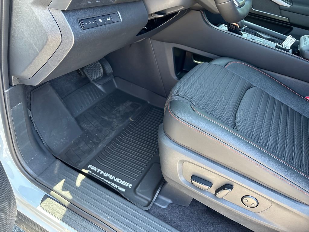 New 2026 Nissan Pathfinder Rock Creek AWD/4WD image 6