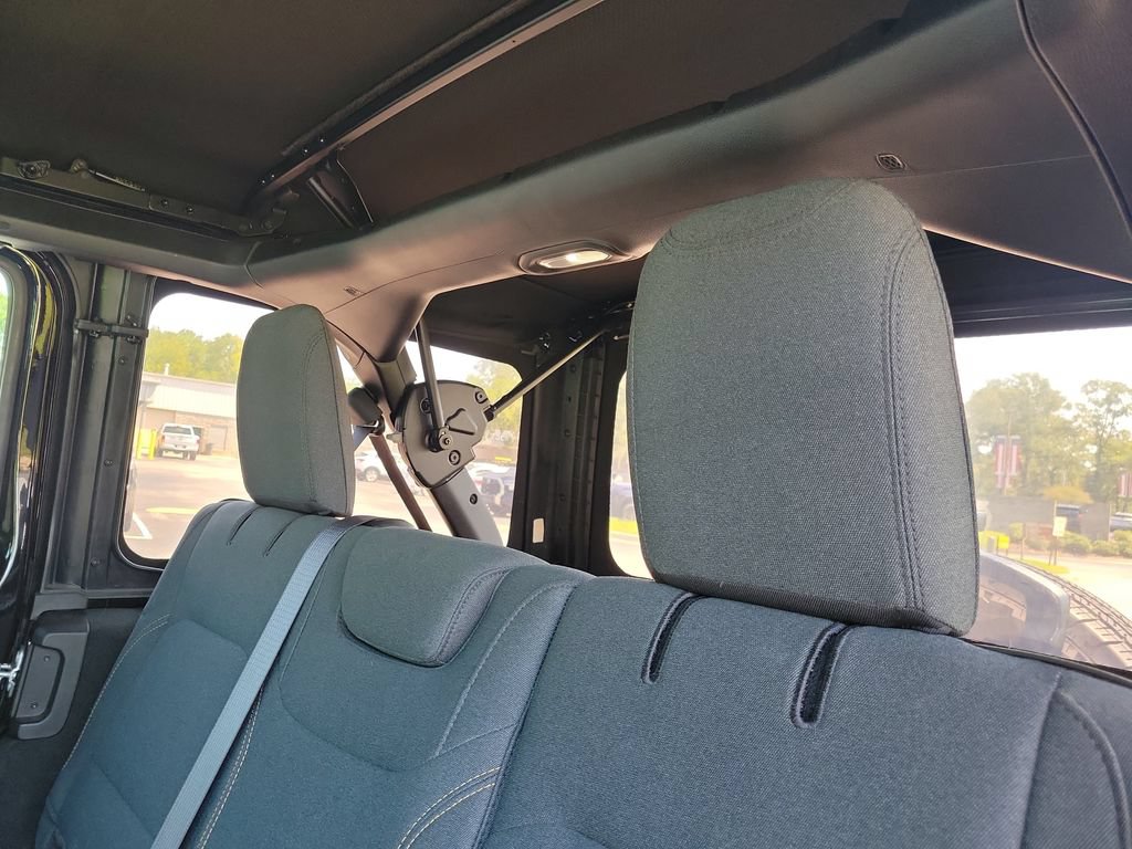 Used 2024 Jeep Wrangler Unlimited Sport AWD/4WD image 13