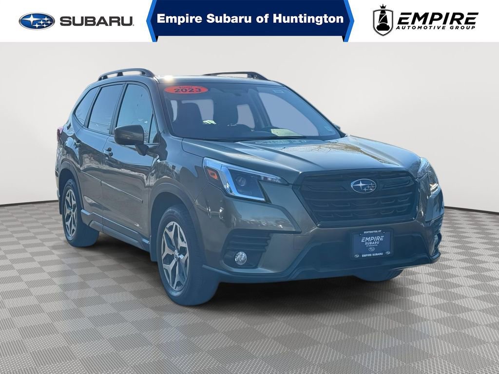 Used 2023 Subaru Forester Premium image 1