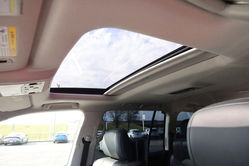 Used 2019 Lexus LX 570 4WD w/ Luxury Package image 10