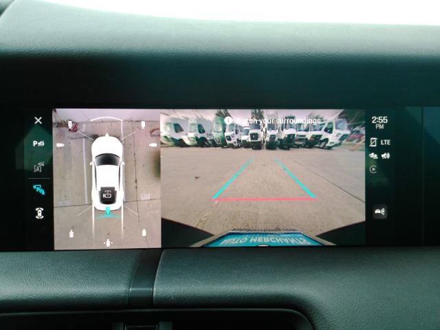 Used 2022 Porsche Taycan image 10