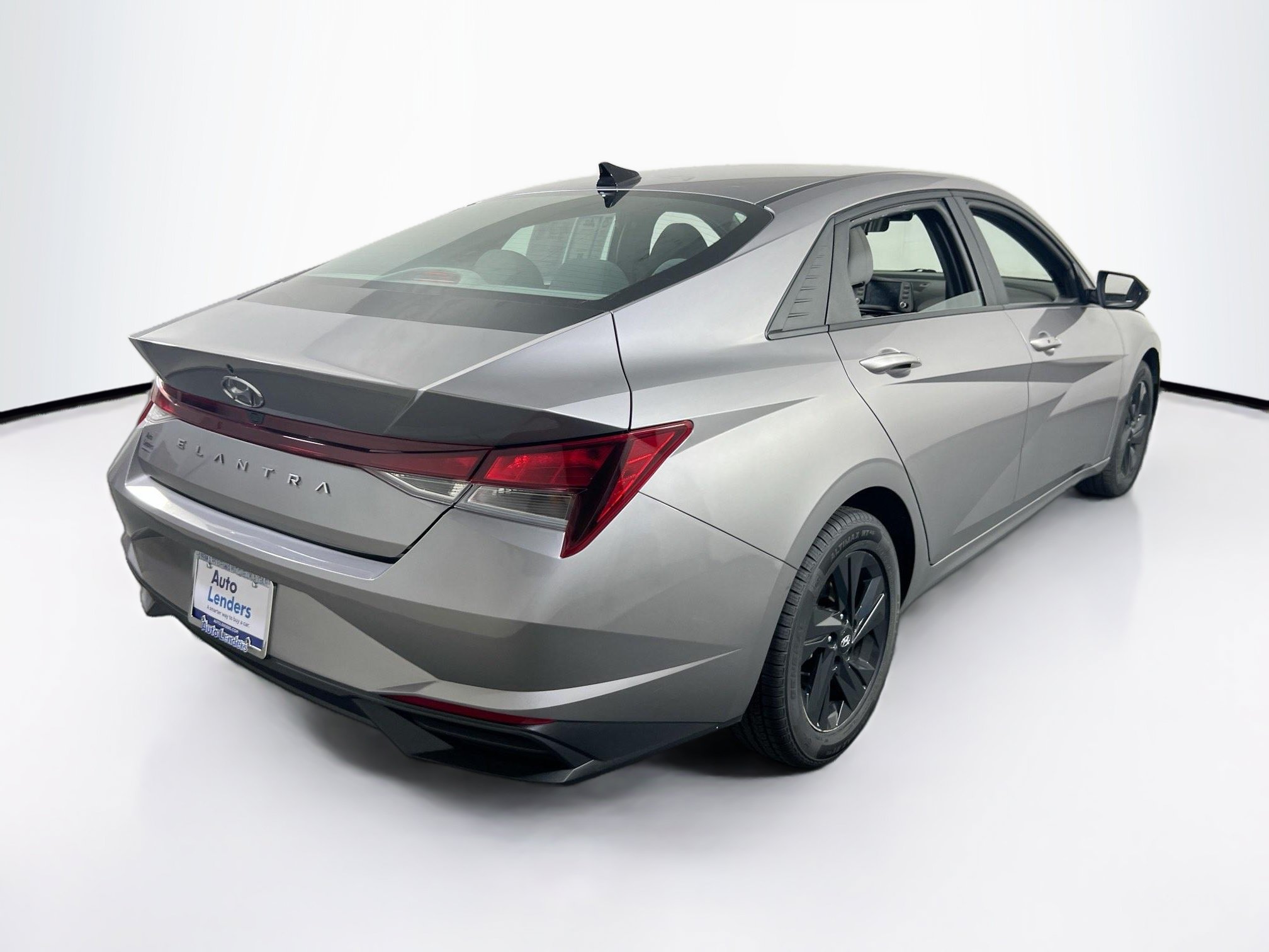 Used 2023 Hyundai Elantra SEL w/ Cargo Package FWD image 5
