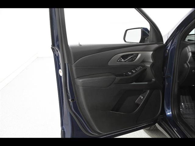 Used 2023 Chevrolet Traverse LT AWD/4WD image 4