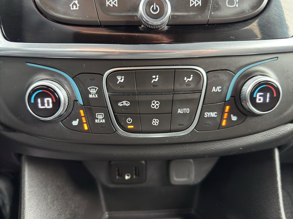 Used 2023 Chevrolet Traverse LT image 34