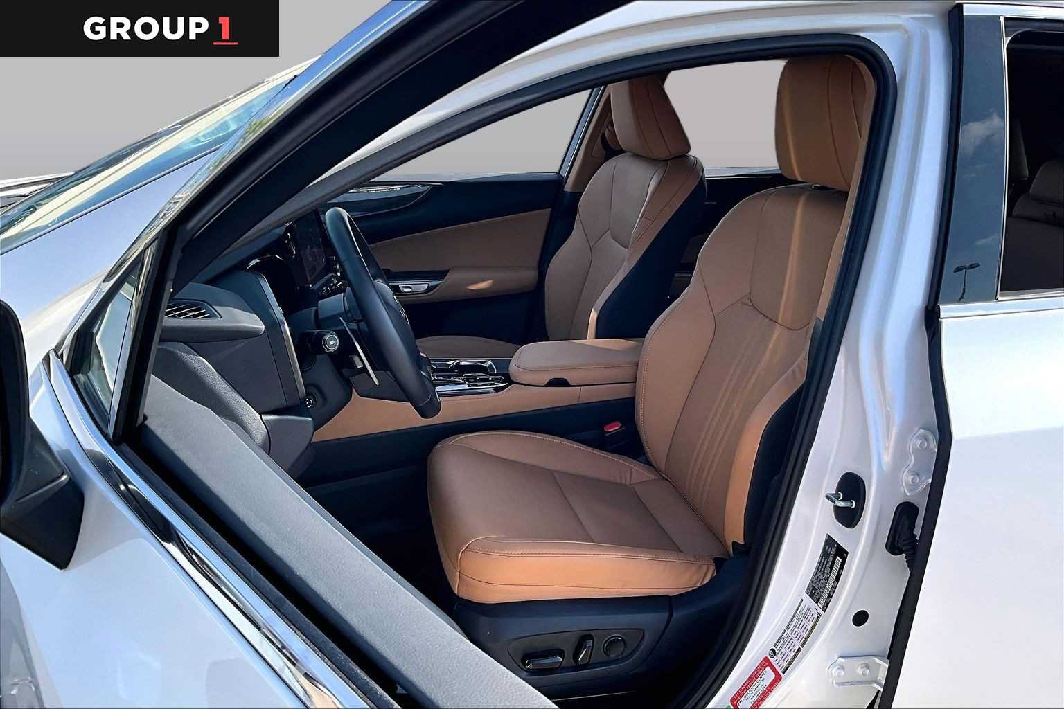Used 2025 Lexus NX 250 FWD w/ Premium Package image 7