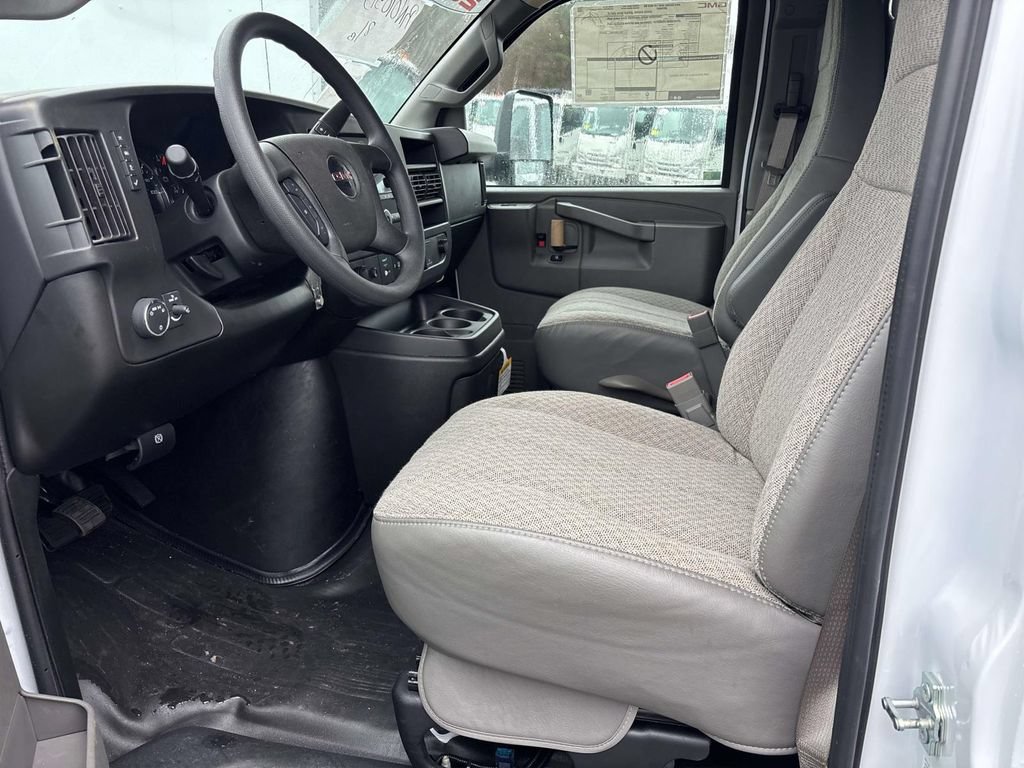 Used 2024 GMC Savana 3500 w/ Power Convenience Package RWD image 8