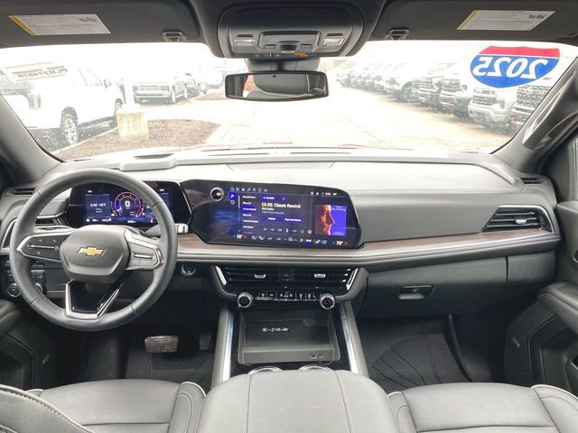 Used 2025 Chevrolet Tahoe Premier AWD/4WD image 20