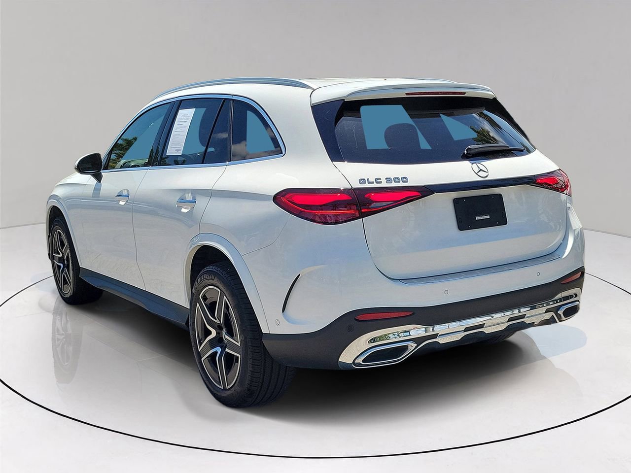 Certified 2024 Mercedes-Benz GLC 300 image 4