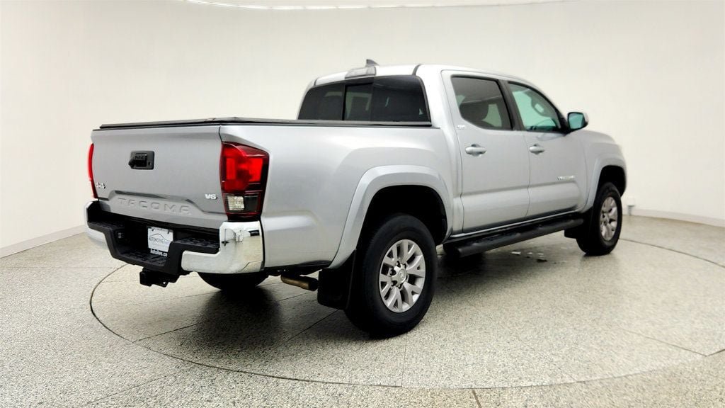 Used 2019 Toyota Tacoma SR5 AWD/4WD image 5
