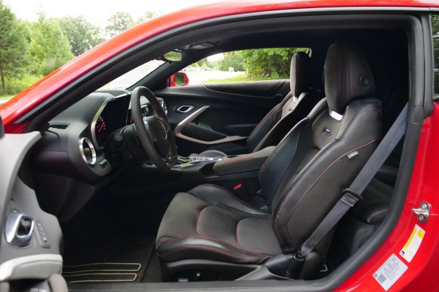 Used 2022 Chevrolet Camaro ZL1 RWD image 16