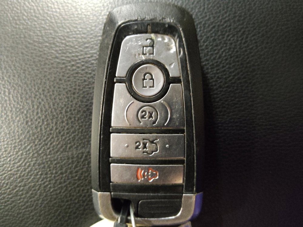 Used 2020 Ford Fusion SEL FWD image 32