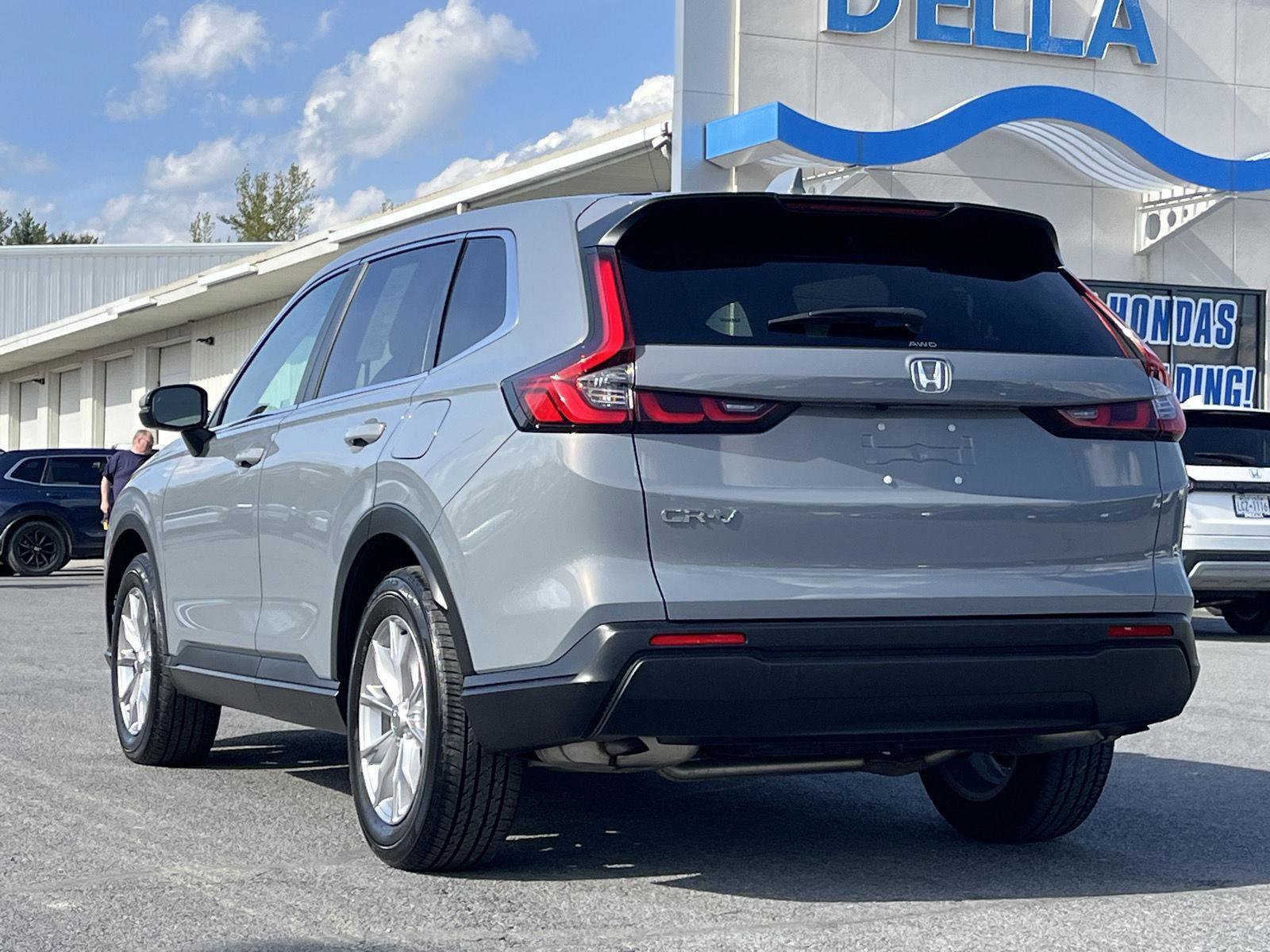 Used 2024 Honda CR-V EX image 9