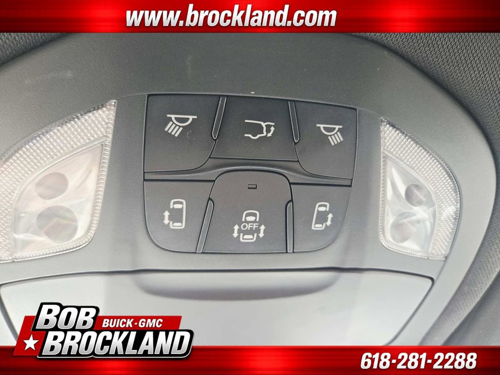 Used 2025 Chrysler Pacifica Limited image 36