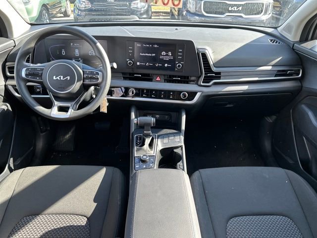 Used 2025 Kia Sportage LX image 18