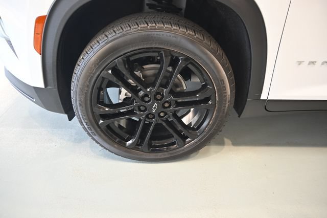New 2026 Chevrolet Traverse LT w/ Driver Confidence Package FWD image 29